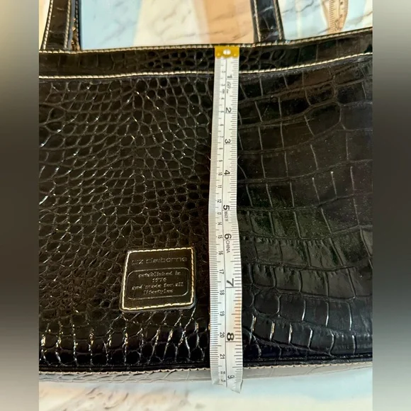 Liz Claiborne black faux alligator purse/bag and wallet - Picture 7 of 16